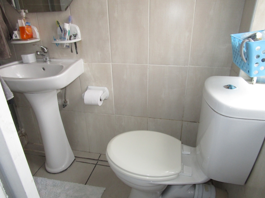 4 Bedroom Property for Sale in Lansdowne Western Cape